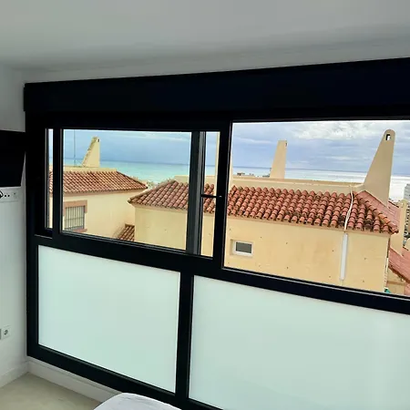 Delsol - Modern Private Pool Short Walk To
