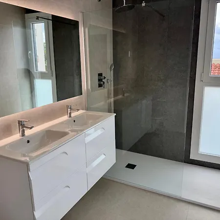 Villa Delsol - Modern Private Pool Short Walk To Torremolinos